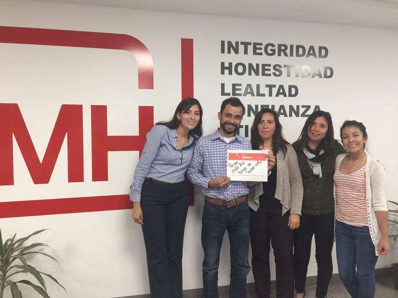 Plastic Resin Distributor M. Holland Latinoamerica Team